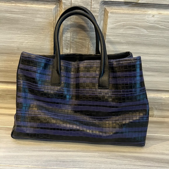 Authentic Coach Purse - Picture 2 of 5